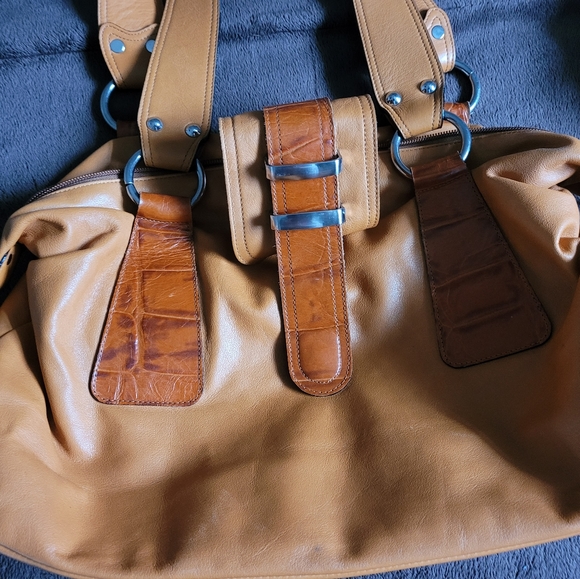 Handbag - Picture 2 of 5